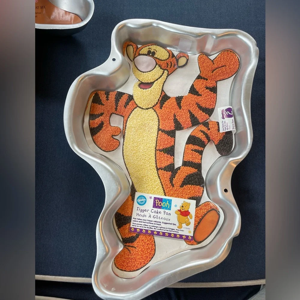 Vintage Wilton Cake Pan (bears, tigger, pink panther) - Picture 8 of 9